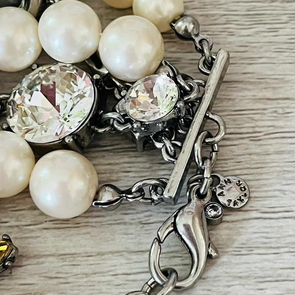 Ann Taylor Elegant Pearl and Crystal Bracelet - Vintage - Picture 4 of 5